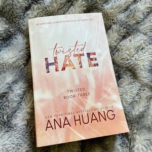 Twisted Hate🔥 by Ana Huang